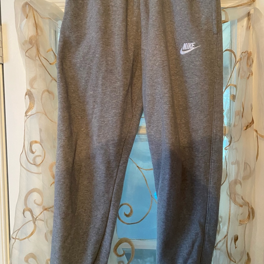 Nike Men's charcoal Gray Joggers sweatpants Size M $70 retail